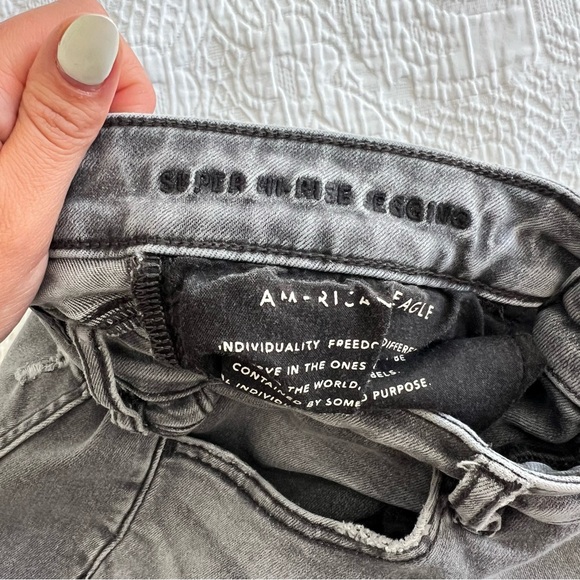 grey distressed american Eagle Super high-rise Jeggings - Picture 4 of 5